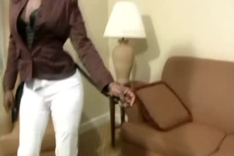 ebon shemale Wraps throat Around White cock