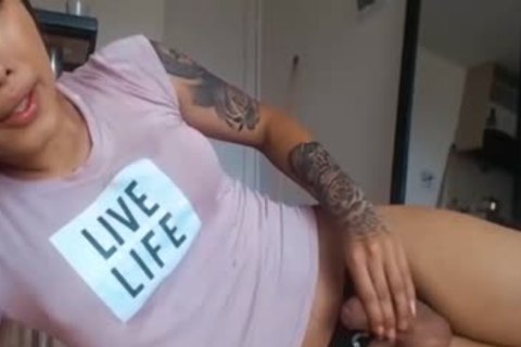 juicy ladyboy Bonnie Jerks weenie Online