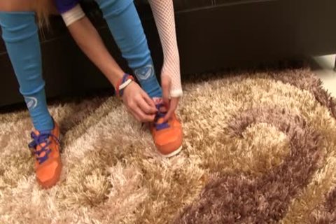 Pink likes To Have Her wazoo Played With!