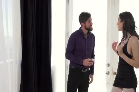 A Rich guy Fulfills His Dream To hammer A Trans Woman