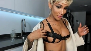 funny ladyboy Entertains Herself With Her Audience