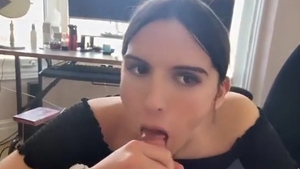 Taylor Maxx Pov Trans oral sex job Facial