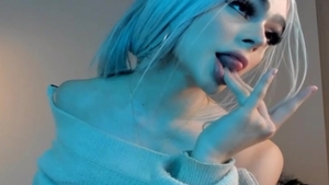 Seductive Ts Showing That slutty wazoo And Feet