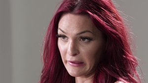 UP CLOSE: Masturbating Milfs: The Tranny Twist