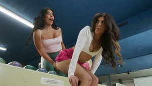 Raw interracial threesome at adult time