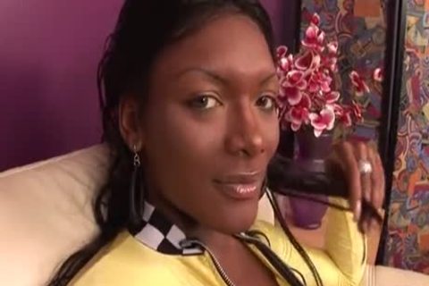 dark tranny Amyiaa Star